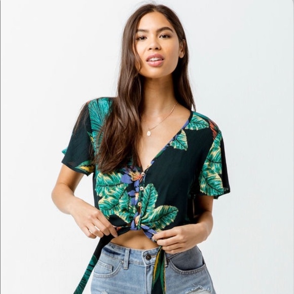 Patrons of Peace Tops - 🚨🍃 TIE FRONT CROP 🔥 🌴